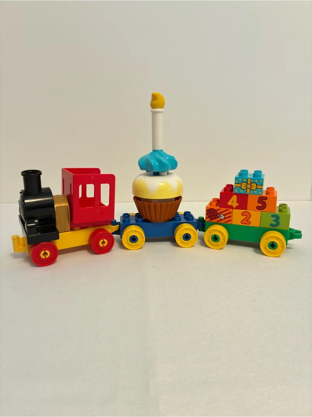 Lego Duplo build birthday